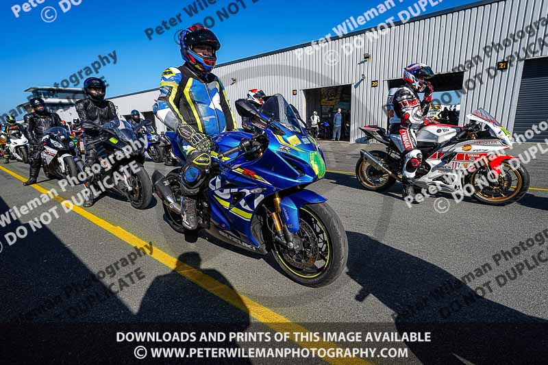 anglesey no limits trackday;anglesey photographs;anglesey trackday photographs;enduro digital images;event digital images;eventdigitalimages;no limits trackdays;peter wileman photography;racing digital images;trac mon;trackday digital images;trackday photos;ty croes